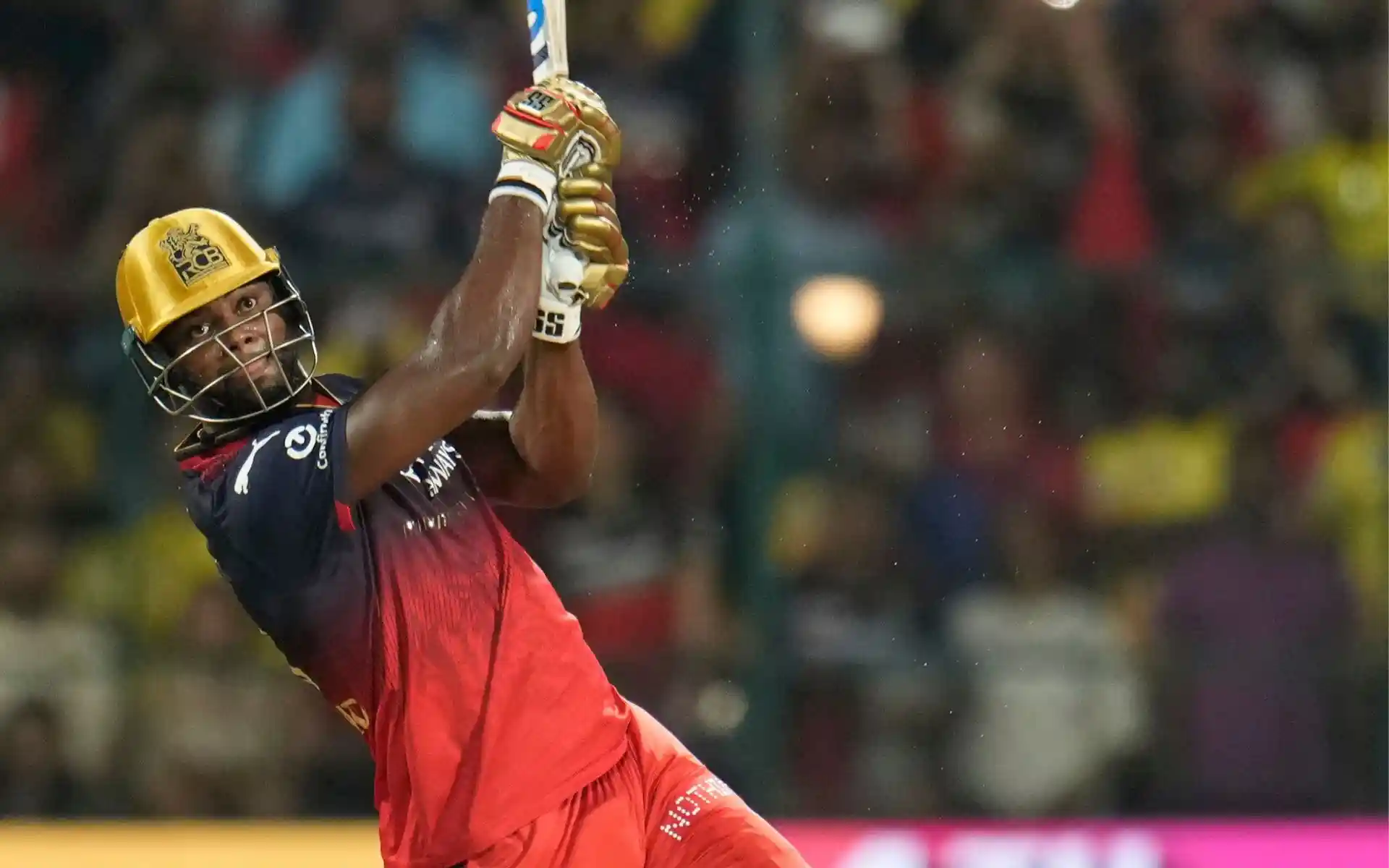 रोमारियो शेफर्ड ने रिकॉर्ड तोड़ अर्धशतक के साथ RCB के दिग्गज क्रिस गेल को पीछे छोड़ा